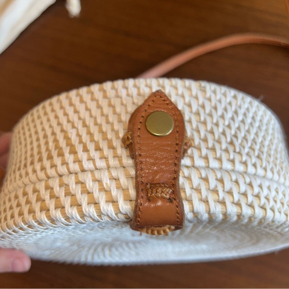 White Rattan Round Bag - Picture 3 of 5